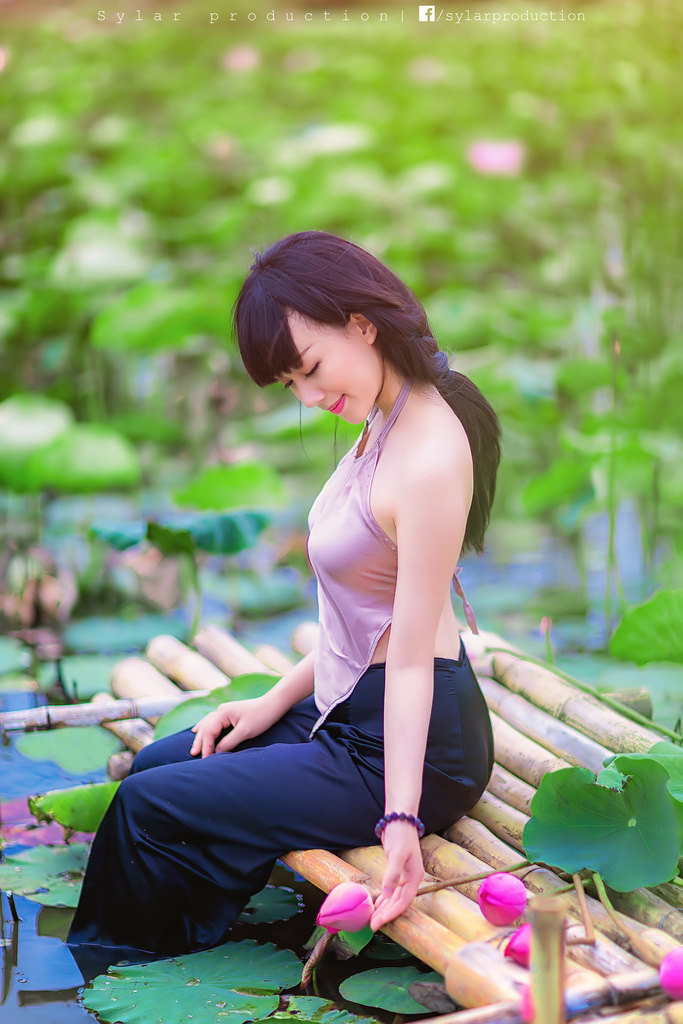 绑在床头玉势双腿大开文男女